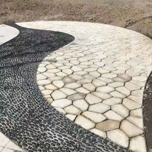 宜宾 黄金麻冰裂纹地铺石工地铺装案例