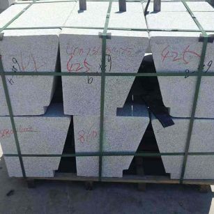 宜宾 芝麻白异形坐凳，石凳