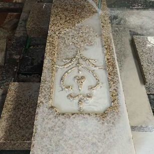 宜宾 黄金麻花岗岩异形加工雕刻栏杆大柱