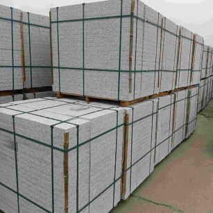 宜宾 白麻花岗岩石材荔枝面地铺石（300*600*50）