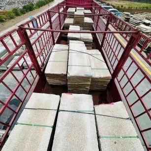 宜宾 黄金麻花岗岩荔枝面，光面毛板装车完成