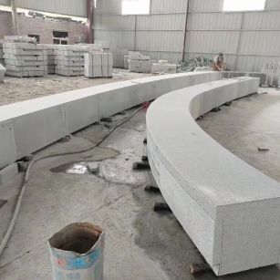 宜宾芝麻白花岗岩石板材 园林光面弧形坐凳