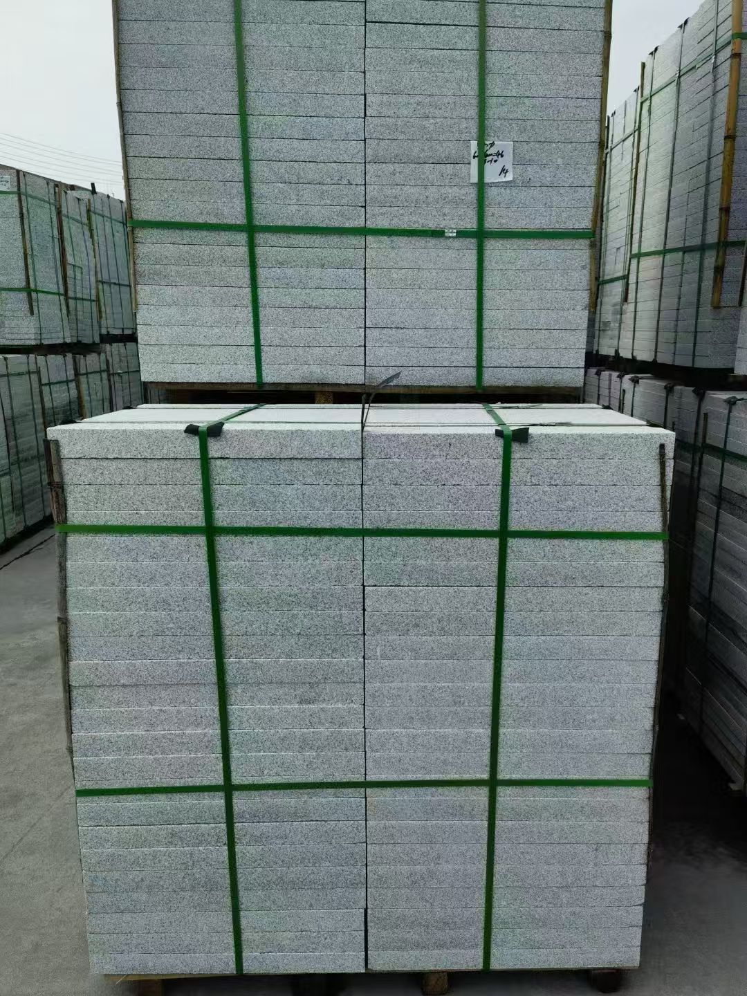 宜宾 芝麻白火烧，园林广场市政工程地铺石，1.8~5.0厚均有现货