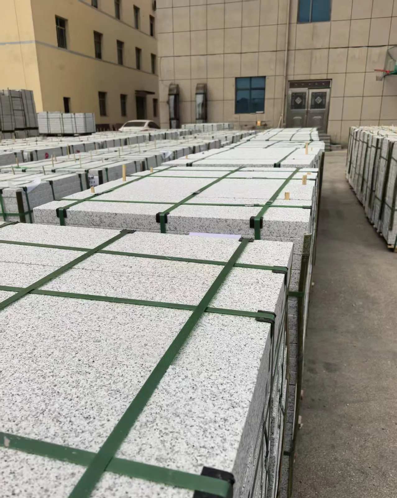 宜宾 白麻花岗岩5.0公分荔枝面地铺石