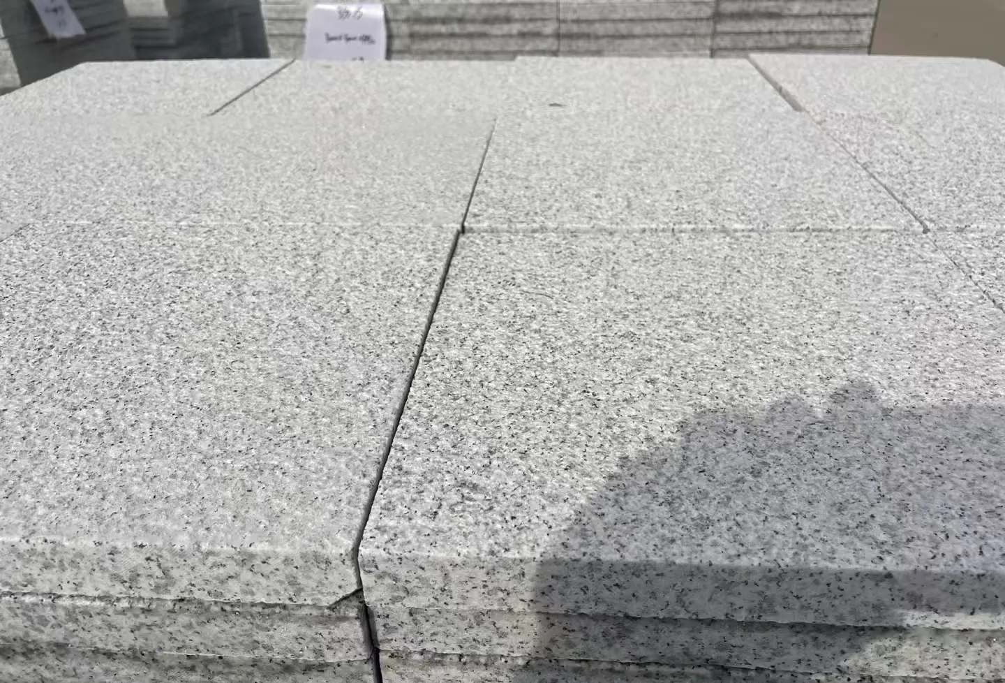 宜宾 白麻花岗岩石材推荐 荔枝面地铺石