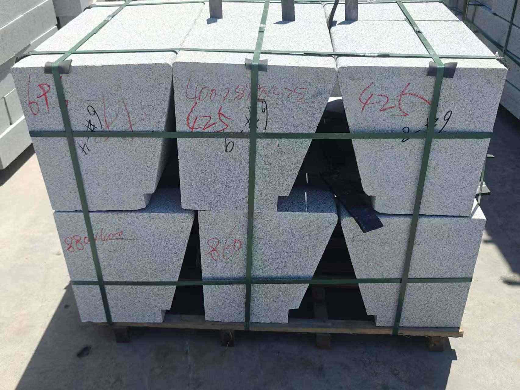 宜宾 芝麻白异形坐凳，石凳