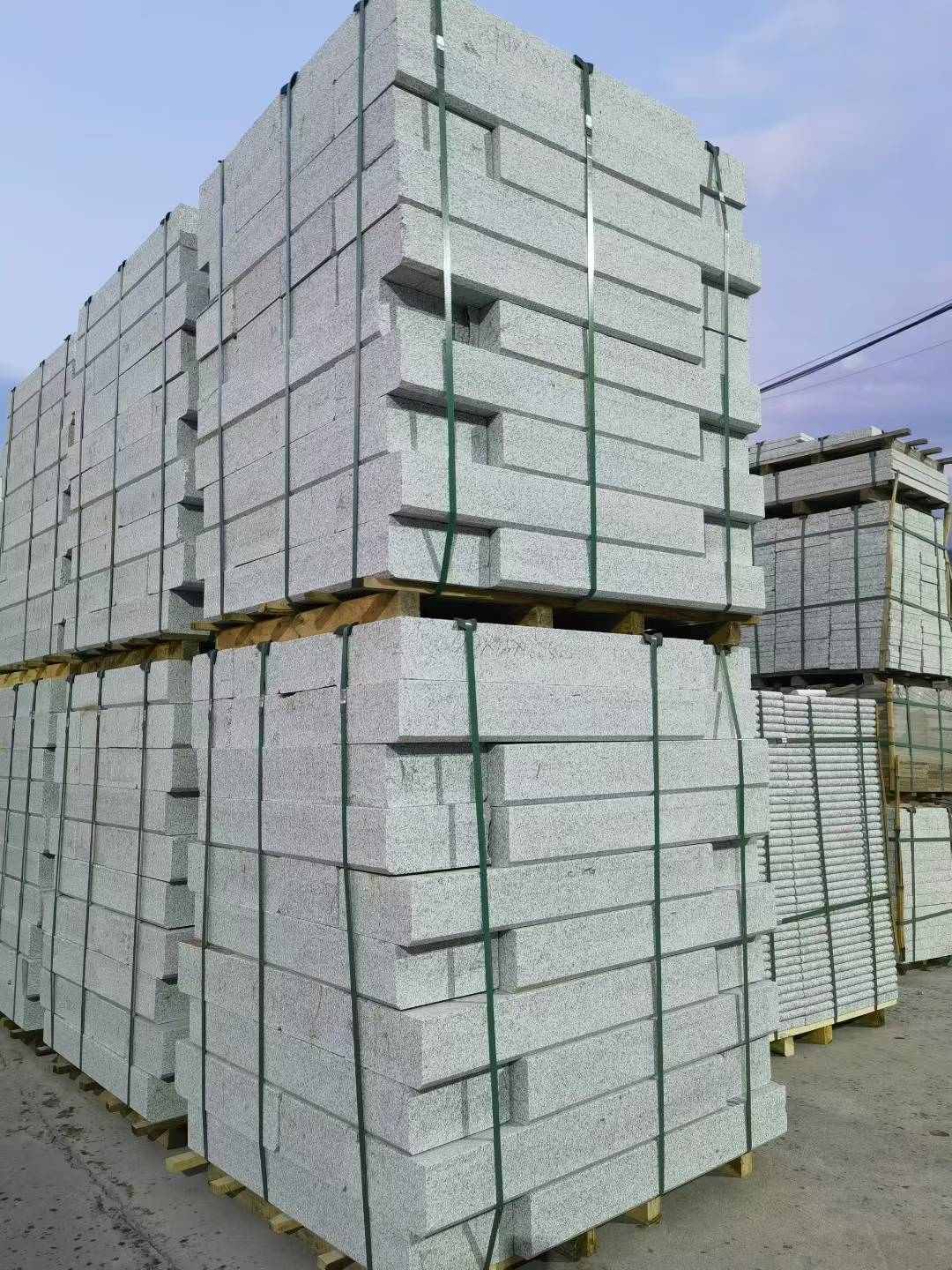 宜宾 芝麻白花岗岩路沿石，路缘石，路肩石，道牙，立缘石，马路牙子，街沿石，侧石等