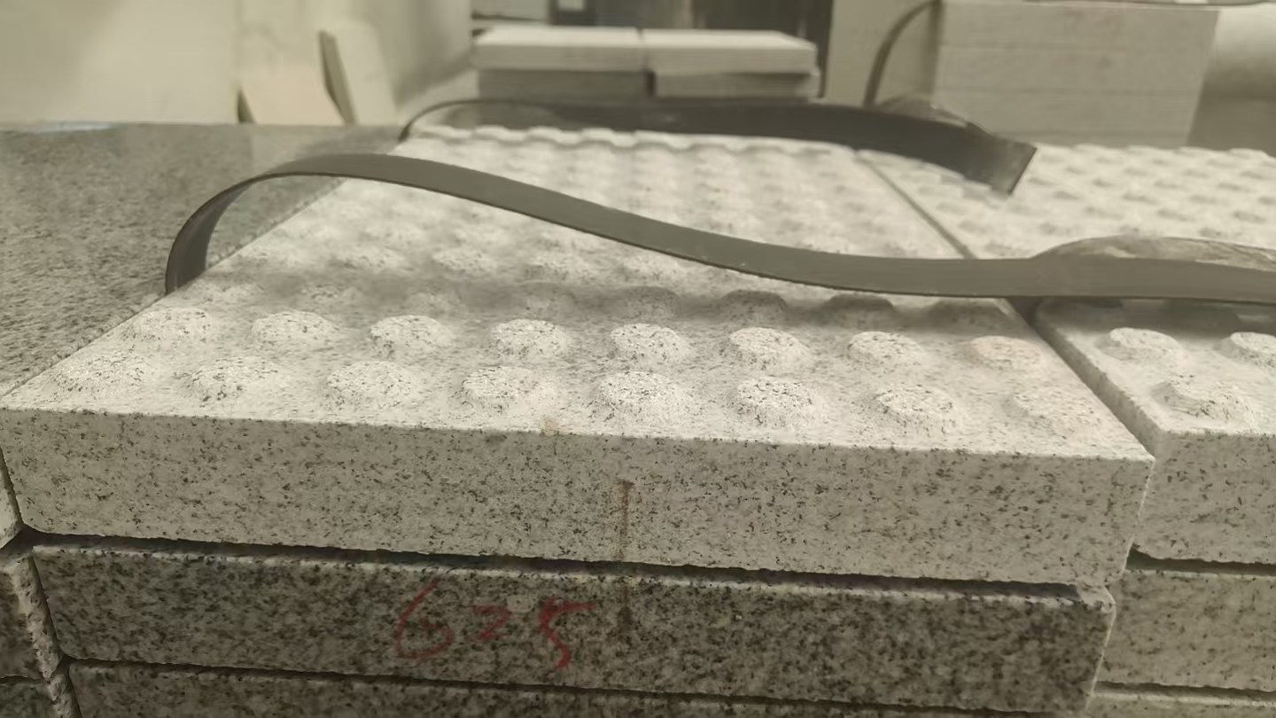 宜宾 芝麻白花岗岩6.0公分荔枝面五轴加工雕刻盲点