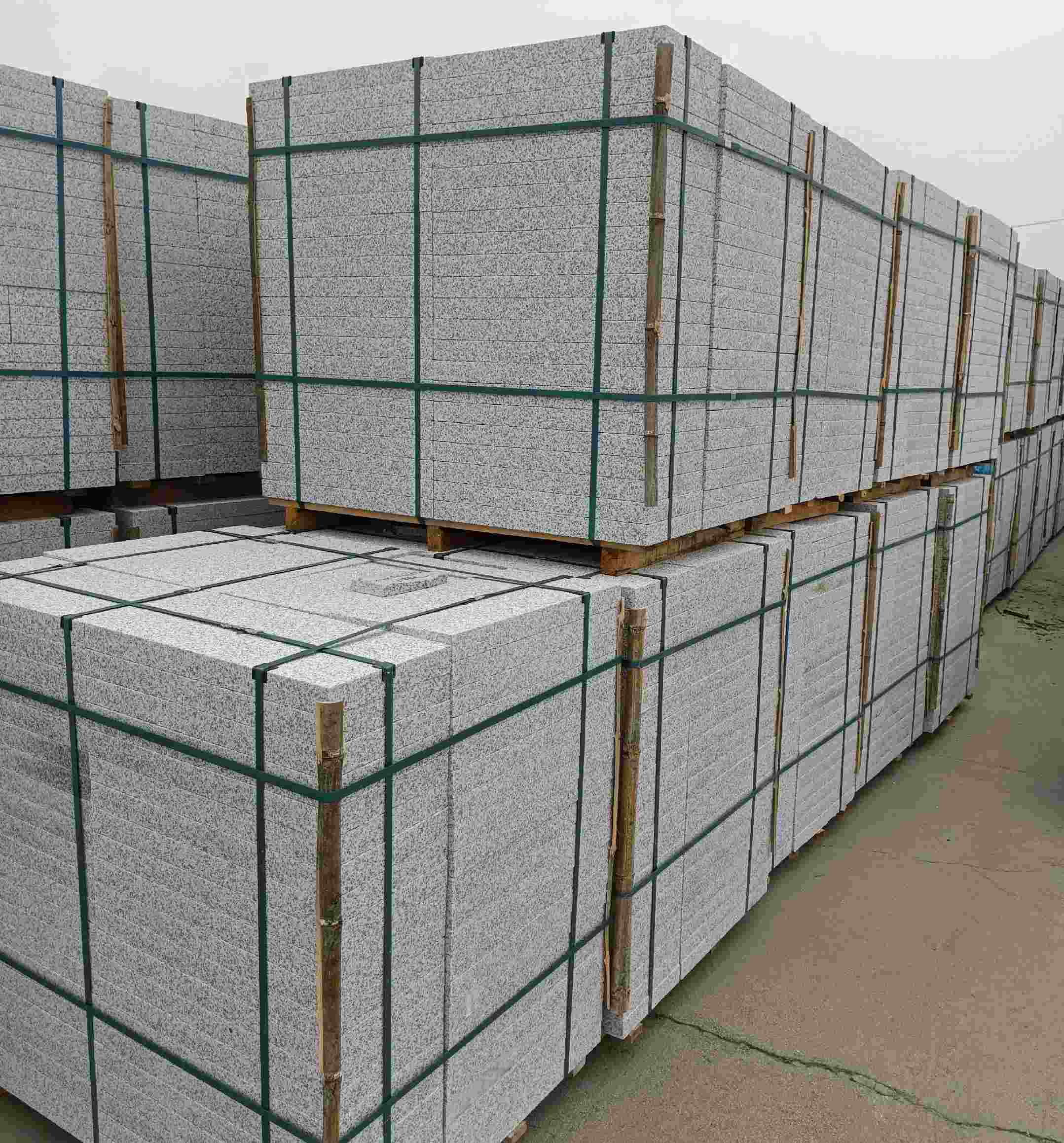 宜宾 白麻花岗岩石材荔枝面地铺石（300*600*50）