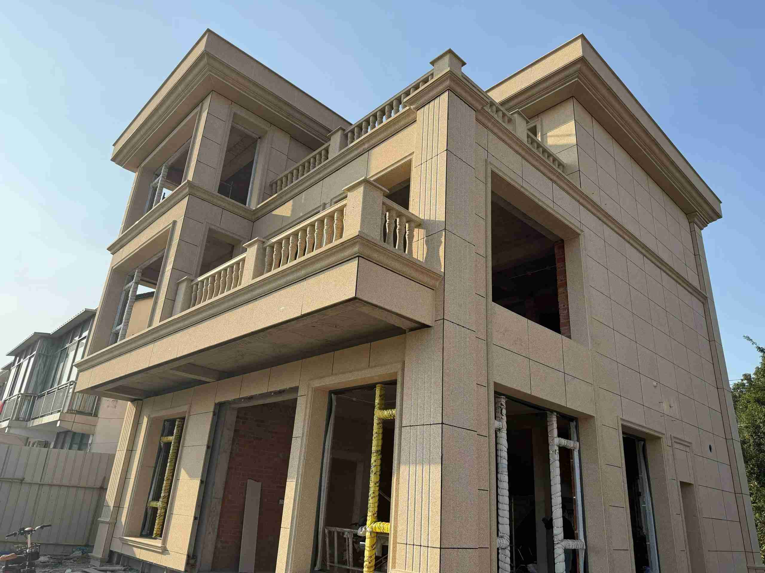 宜宾 黄金麻花岗岩石材荔枝面外墙干挂效果展示