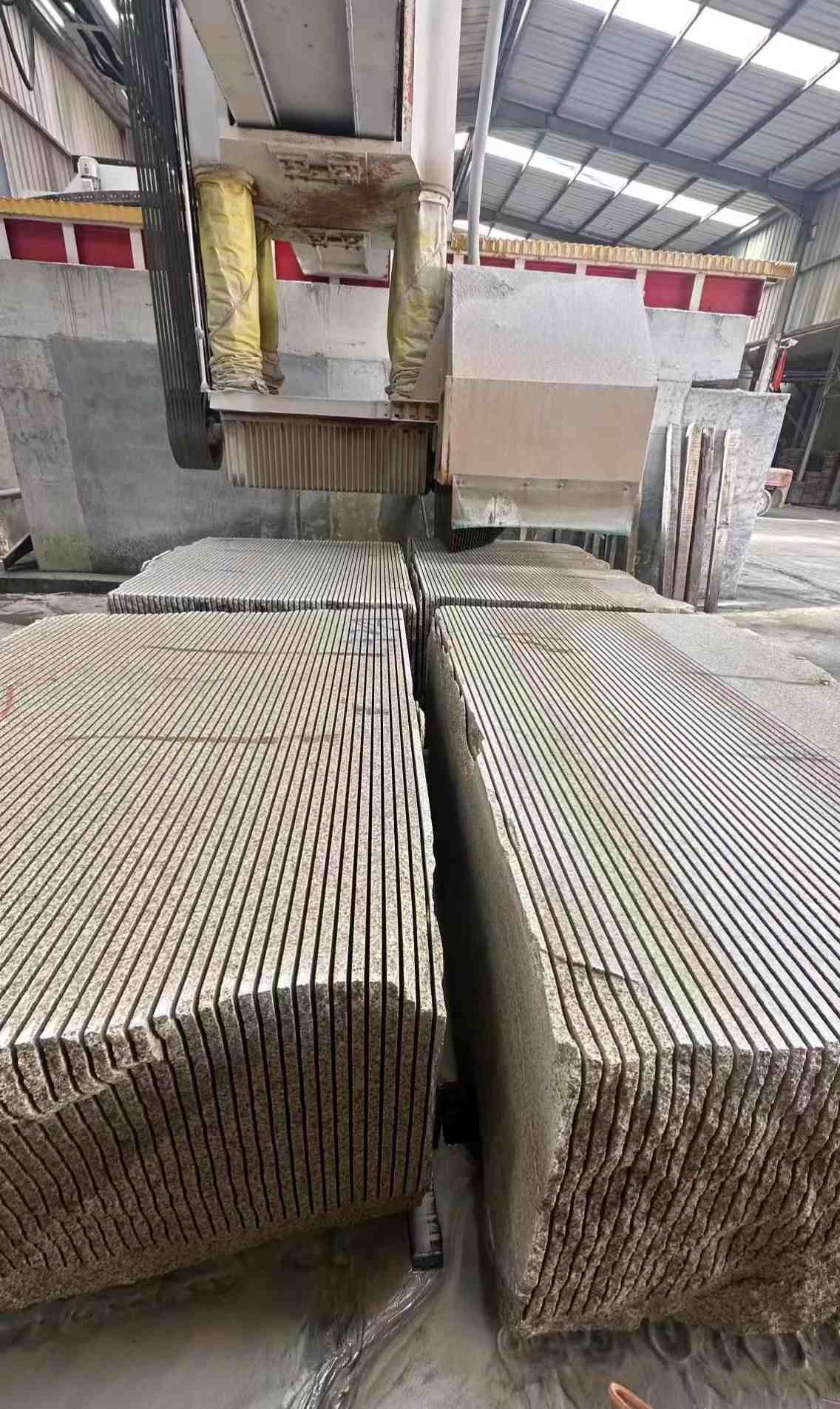 宜宾 车间生产日常，黄金麻白麻花岗岩