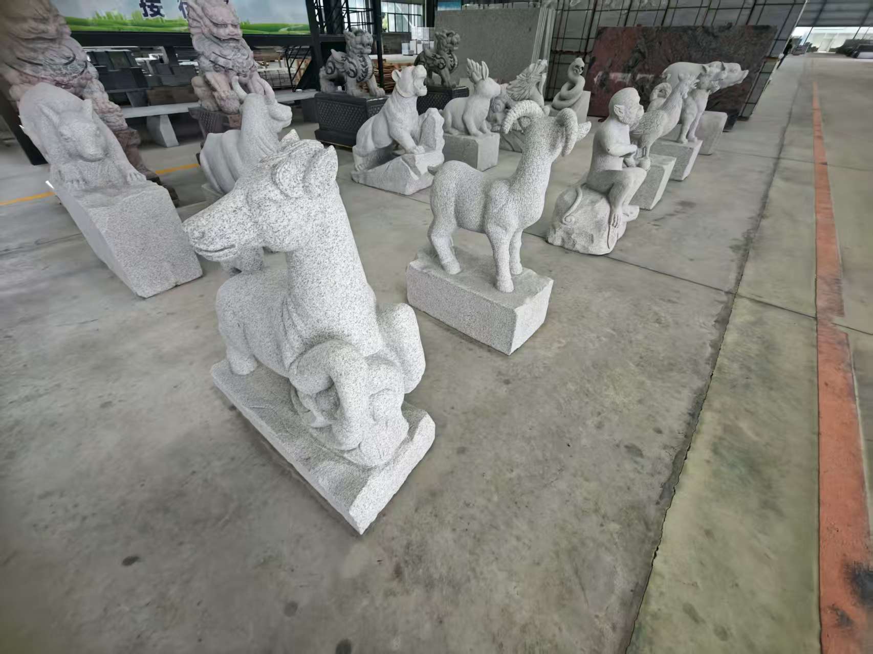 宜宾 芝麻白花岗岩造型立体雕刻——十二生肖