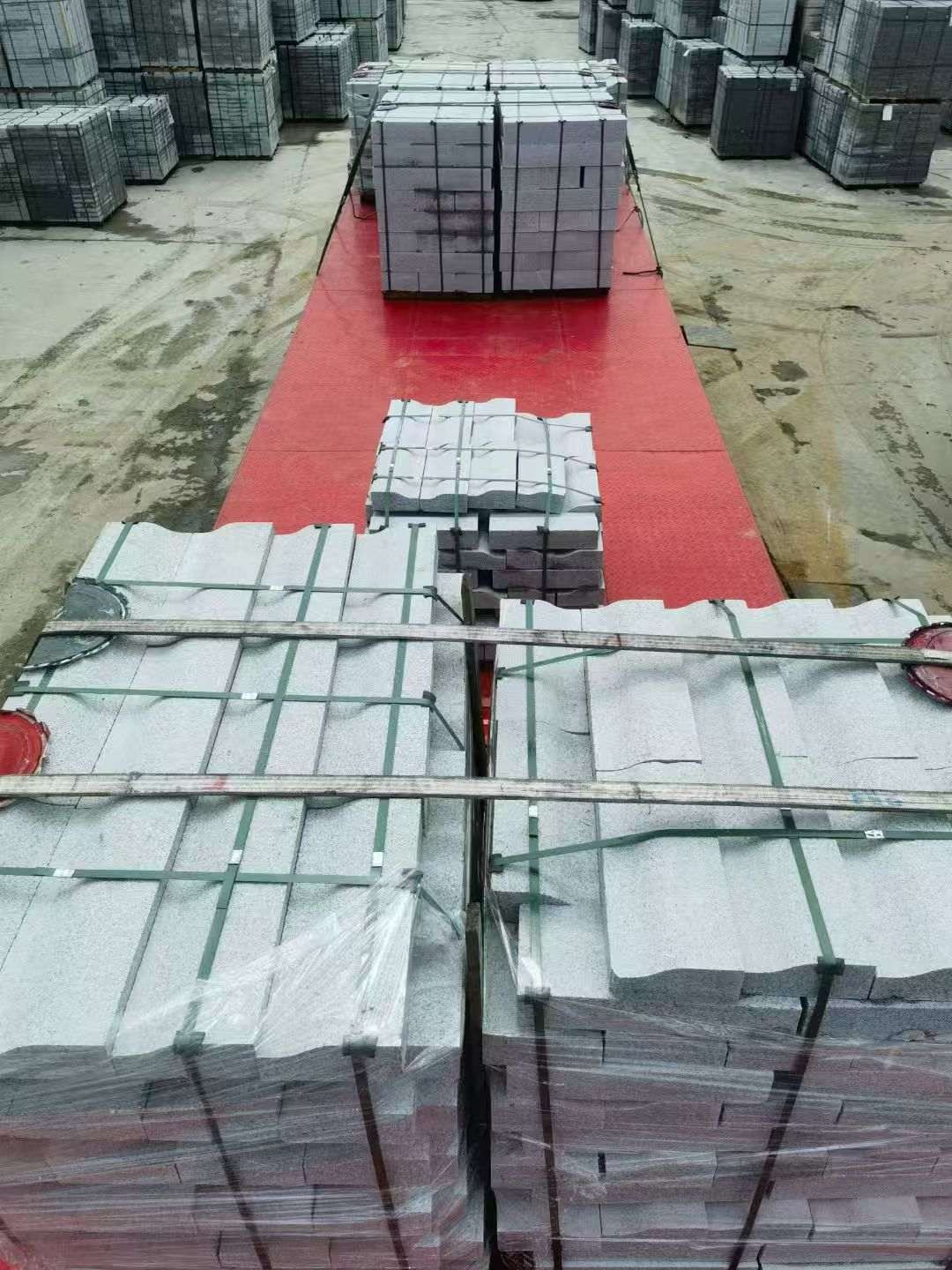 宜宾 芝麻白仿形加直形路沿石出货日常