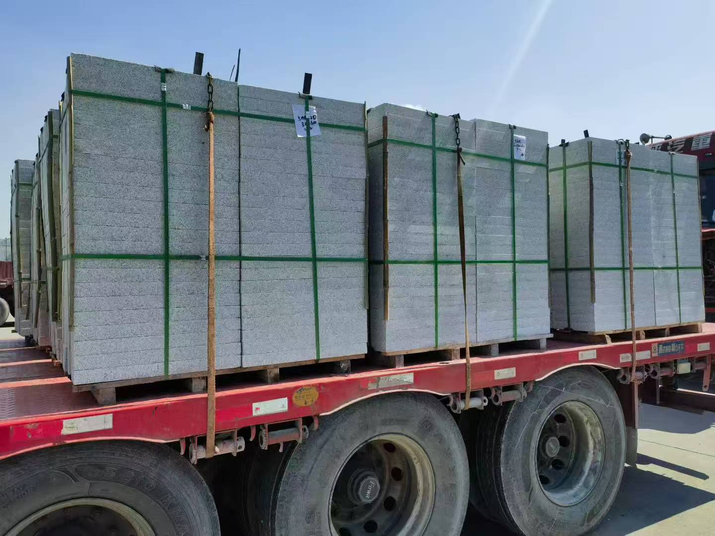 宜宾芝麻白花岗岩出货日常地铺石