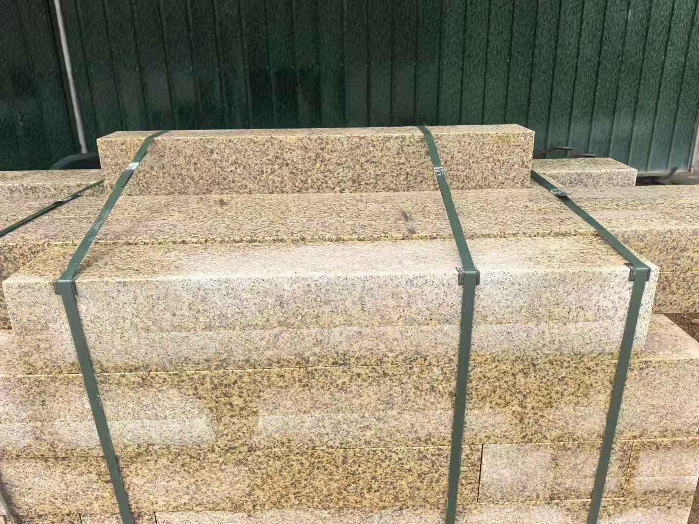 宜宾 黄金麻花岗岩石材机切面栏杆料半成品