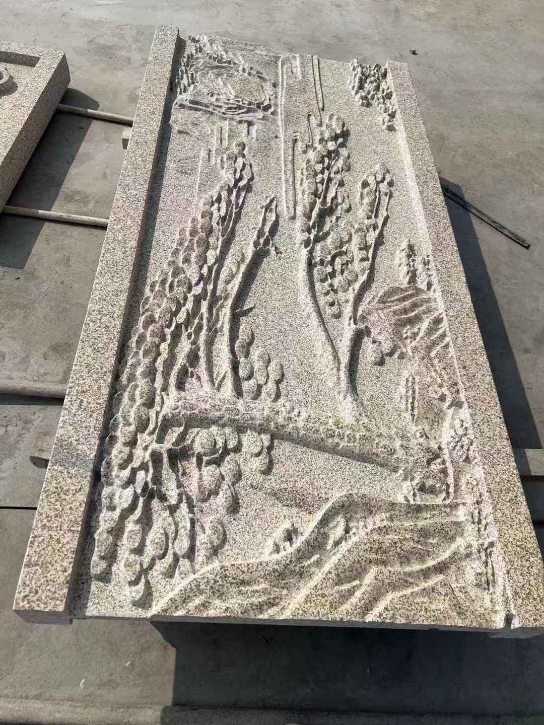 宜宾 黄金麻雕刻板浮雕迎客松