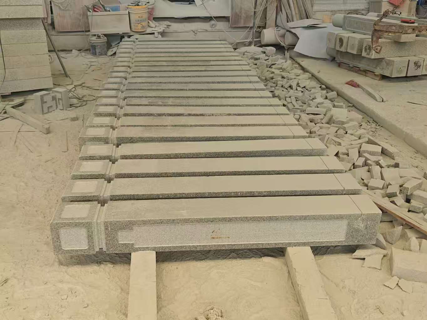 宜宾 芝麻白异形加工雕刻-栏杆大柱，方柱